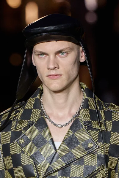 Look 68